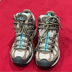 Hi-Tec Women's Tan and Blue Hiking Sneakers